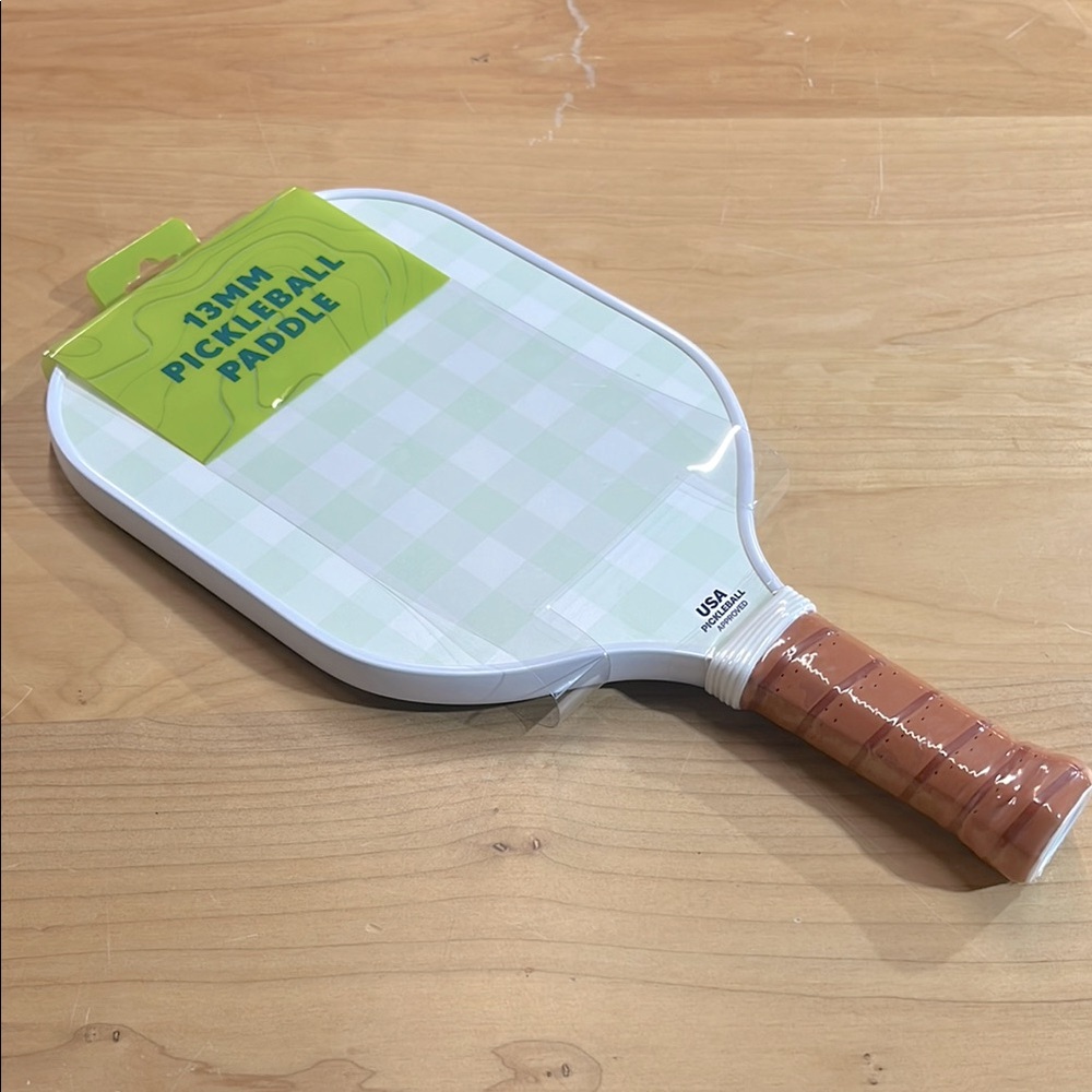 Pickleball paddle